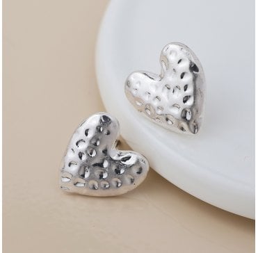SILVER PLATED WORN HAMMERED HEART STUDS